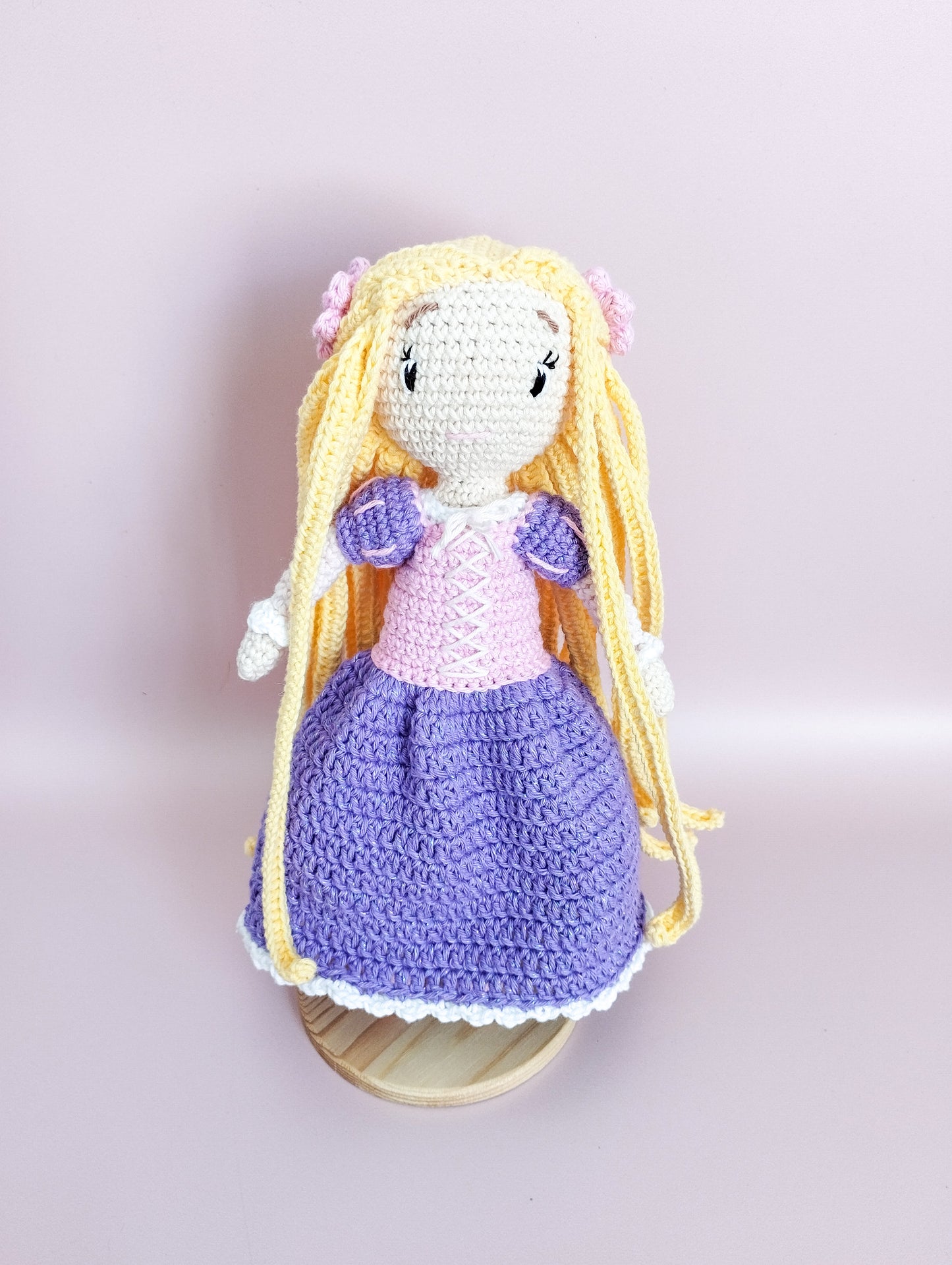 Patron poupée Raiponce au crochet