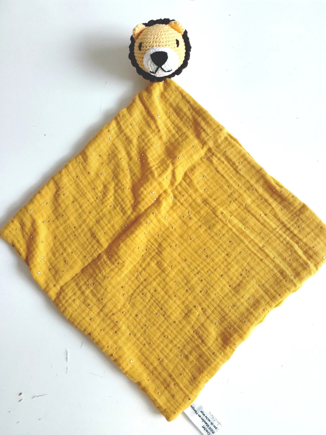 Doudou plat lion au crochet