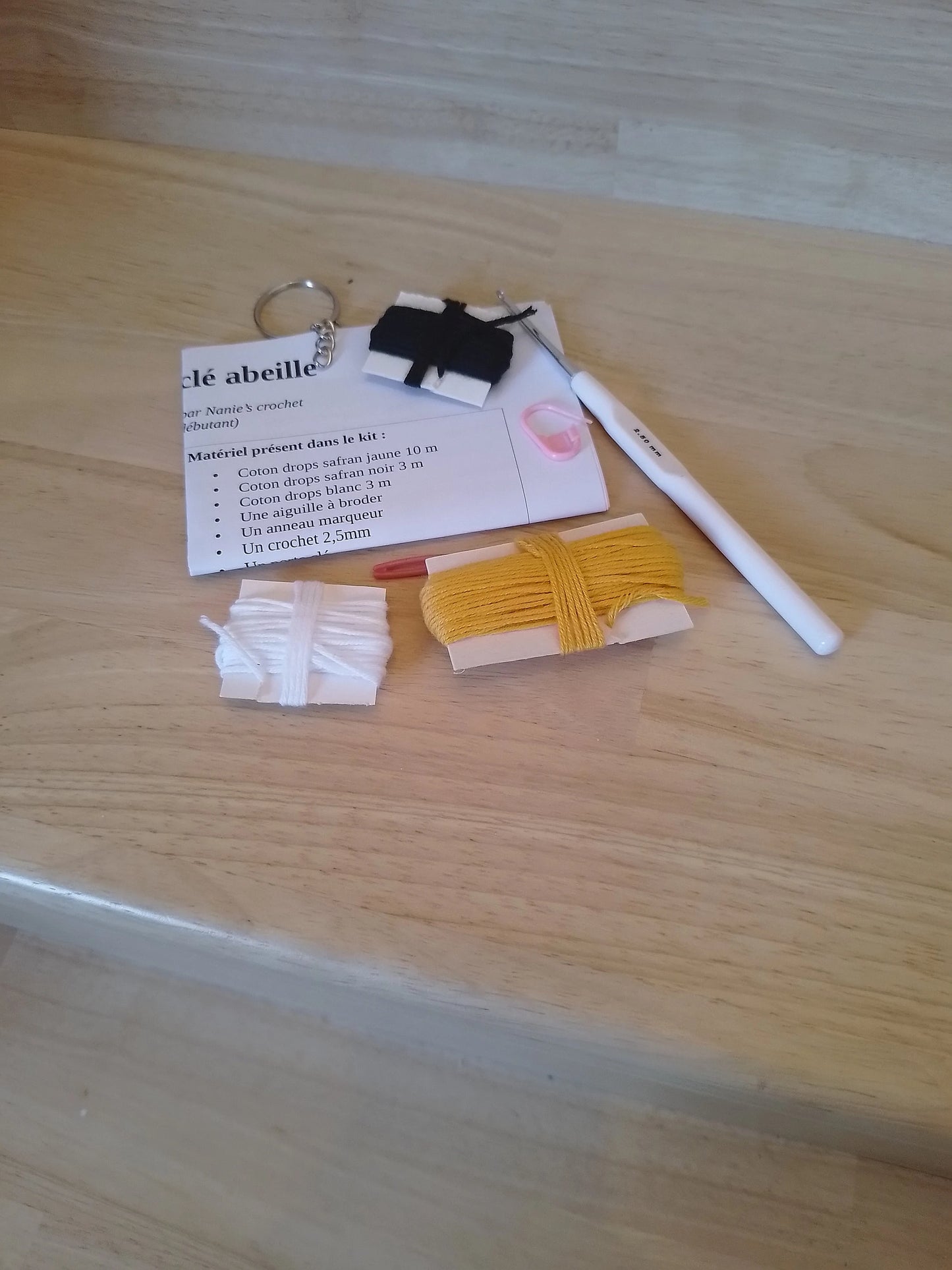 Kit crochet débutant porte clé abeille