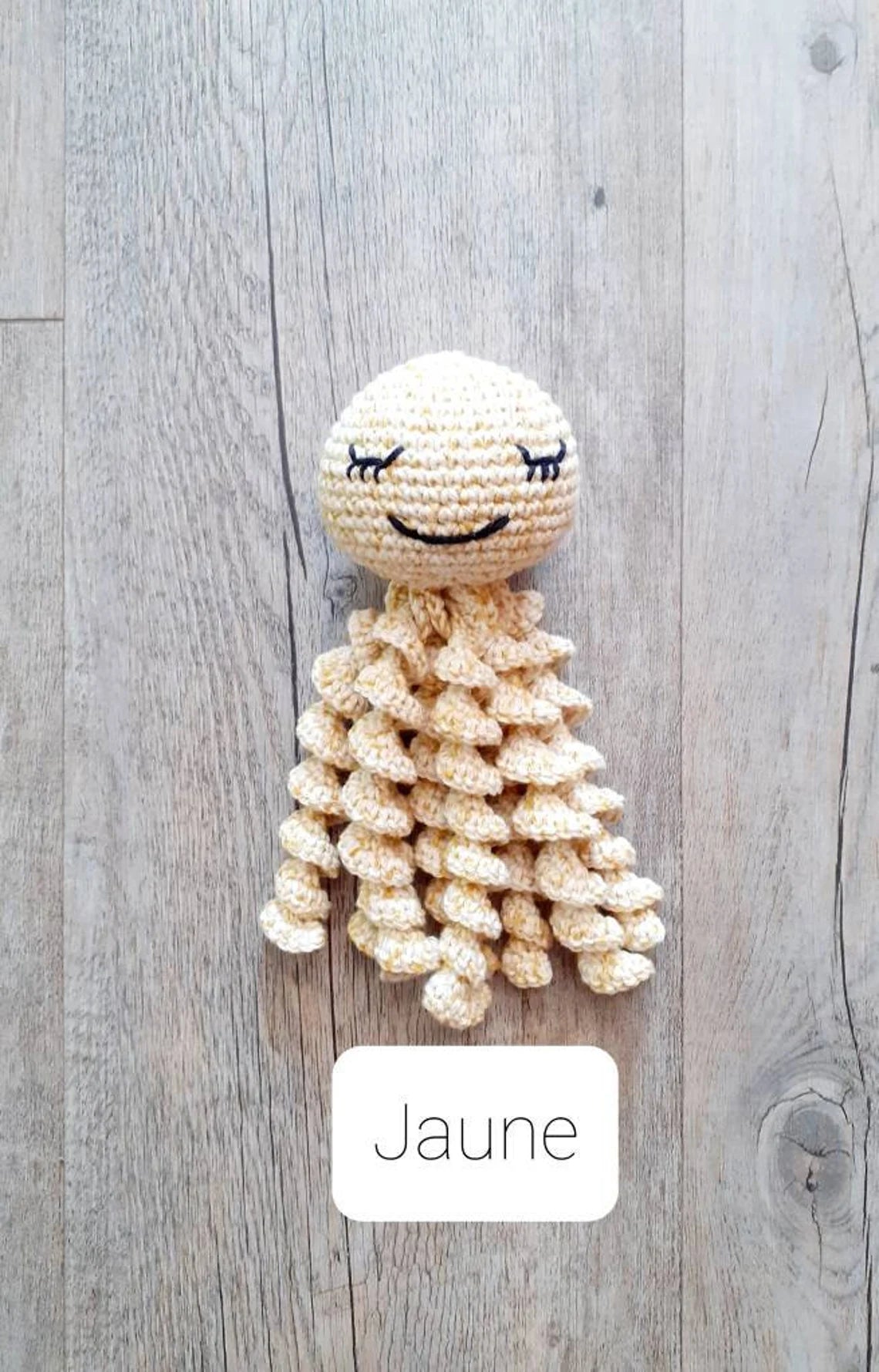 Pieuvre au crochet doudou pour bébé prématuré