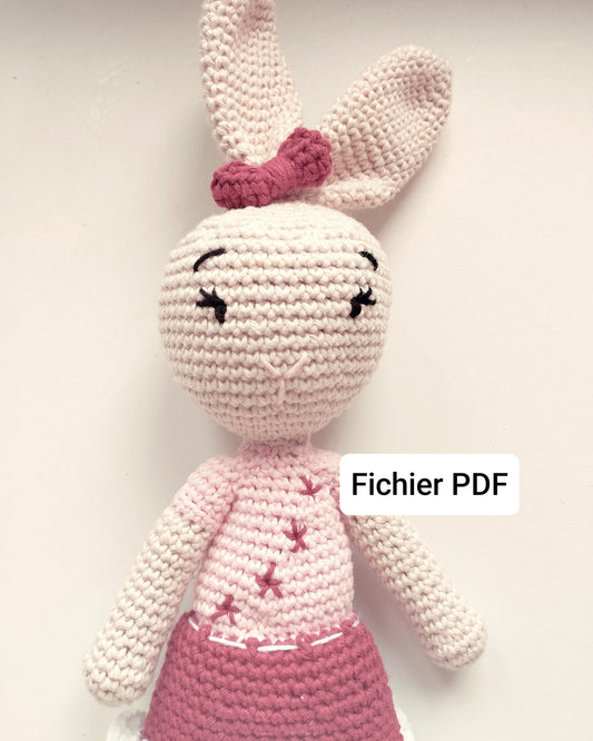 Poupée lapin au crochet, patron crochet PDF, poupée Luna la lapinette